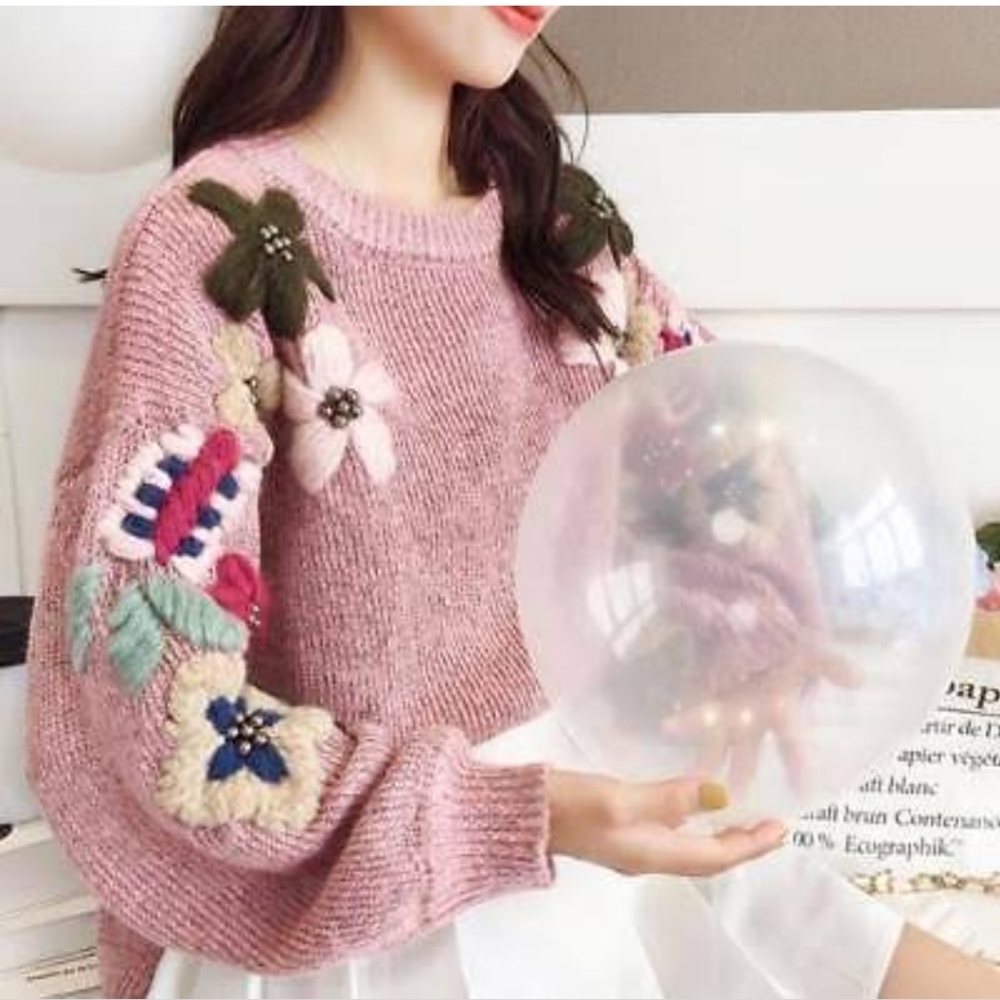 Embroidered Floral Oversized Sweater - Picture 3 of 17